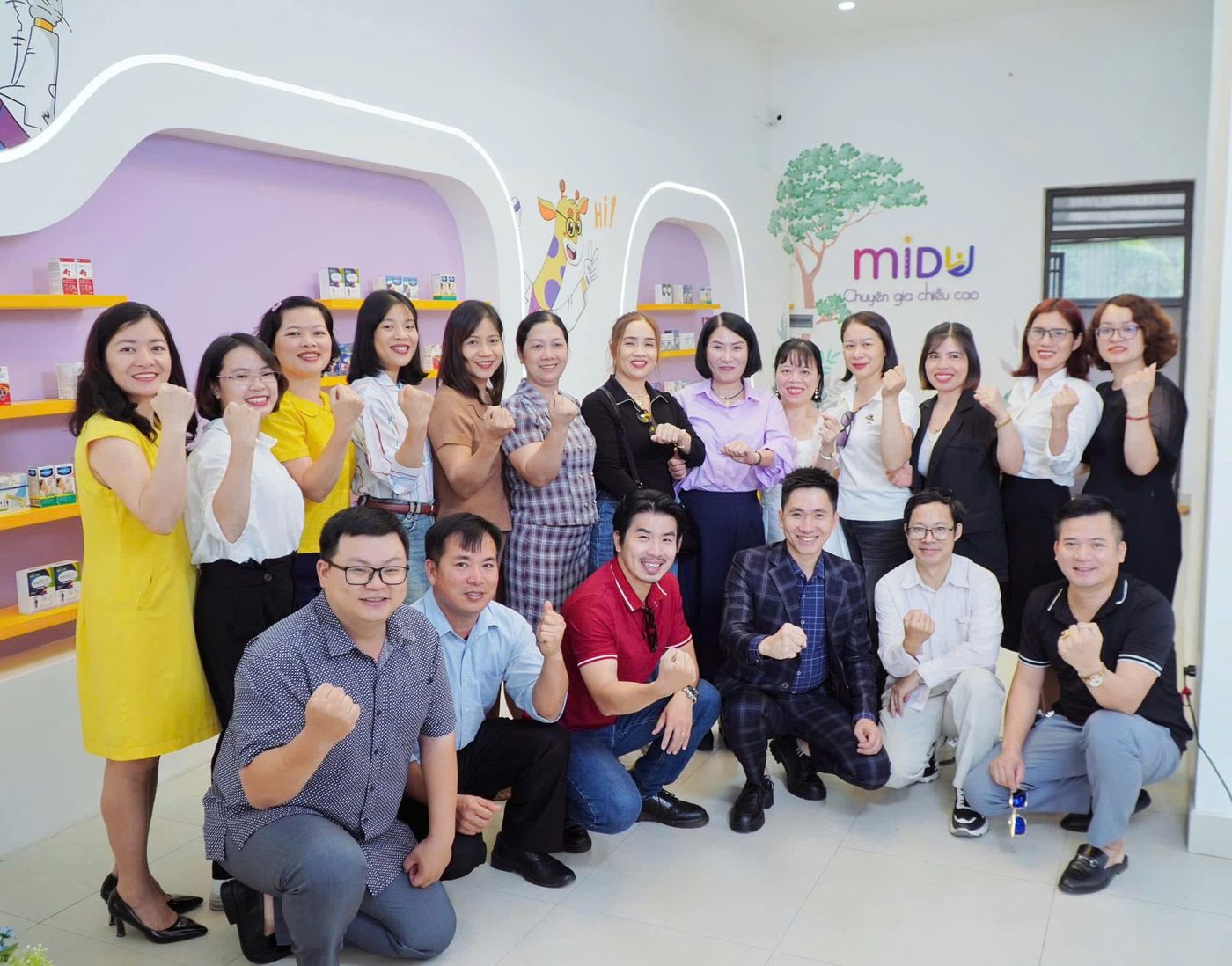 Buổi đào tạo tại văn phòng Midu, Gấm gia nhập cộng đồng